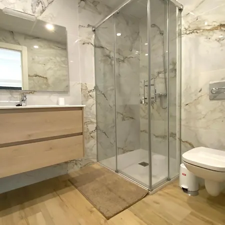 Apartment Atico Con Piscina En *